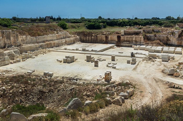 lecave-700x466